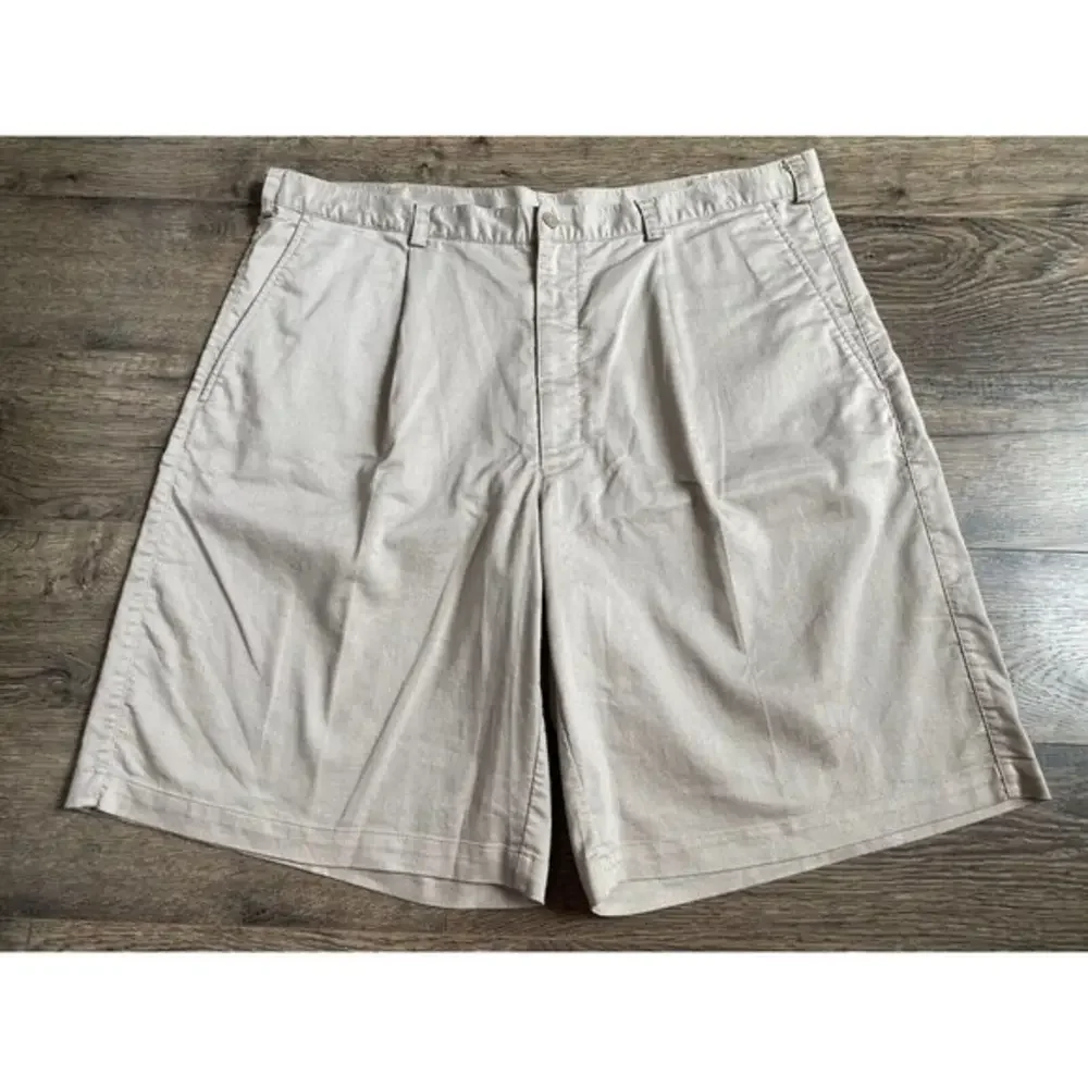 EUC Mens Nike Golf Pleated Front Khaki‎ Shorts Size 40